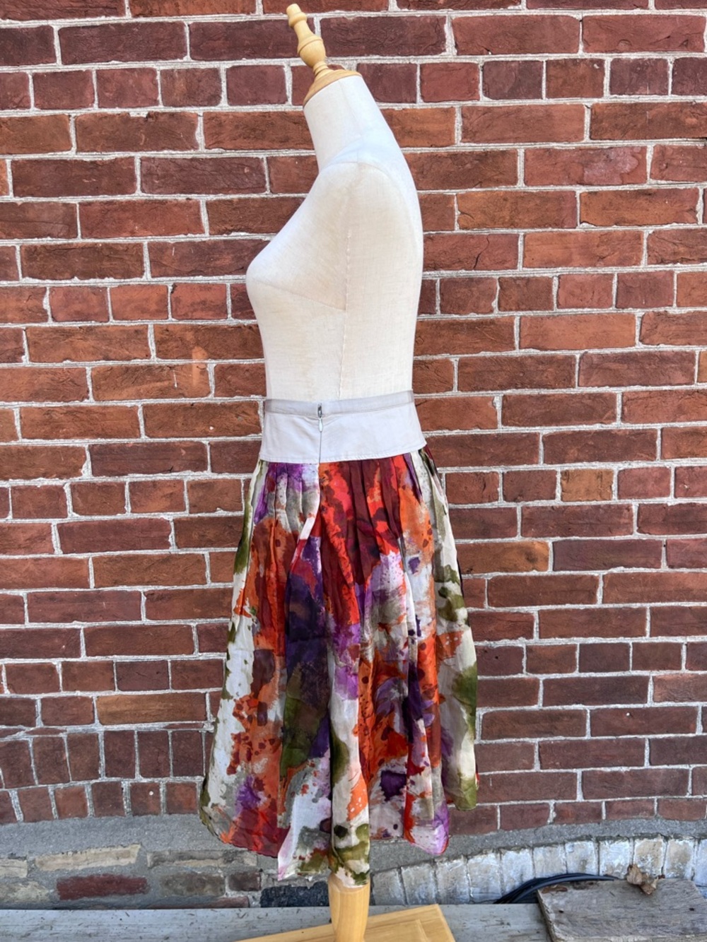 Edmé & Esyllte Women’s Abstract Silk Watercolor Midi Skirt - Picture 2 of 8